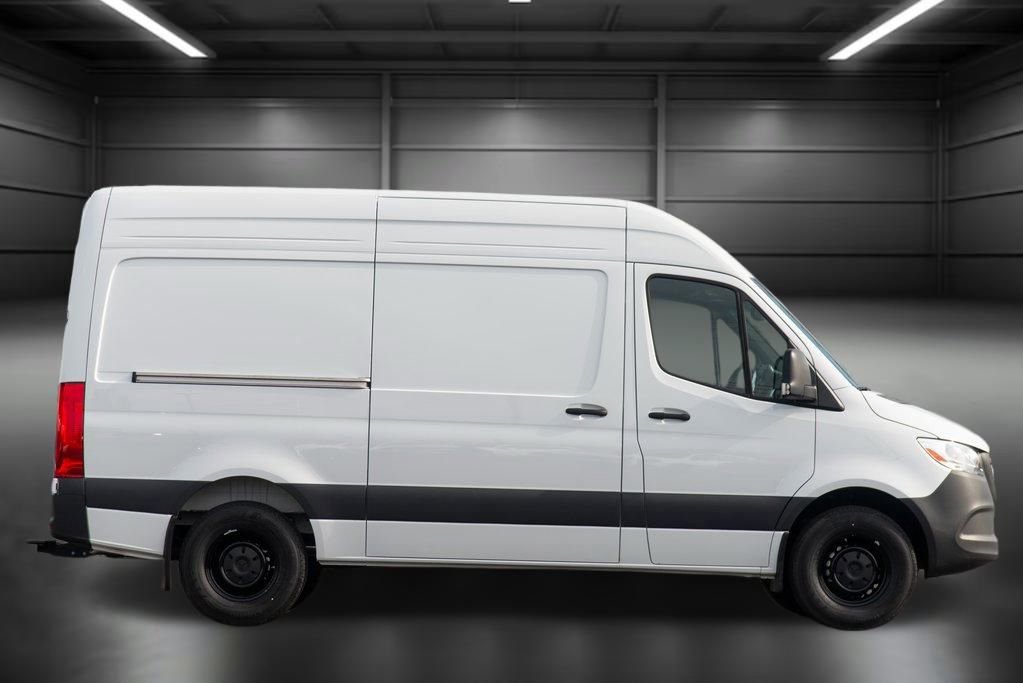 Used 2025 Mercedes-Benz Sprinter 2500 image 5