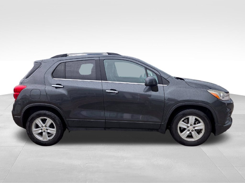 Used 2017 Chevrolet Trax LT w/ LT Convenience Package FWD image 6