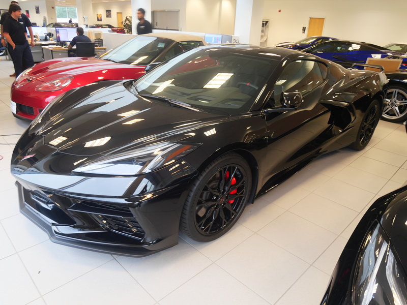 Used 2023 Chevrolet Corvette Stingray Premium Cpe w/ Z51 Performance Package RWD image 2