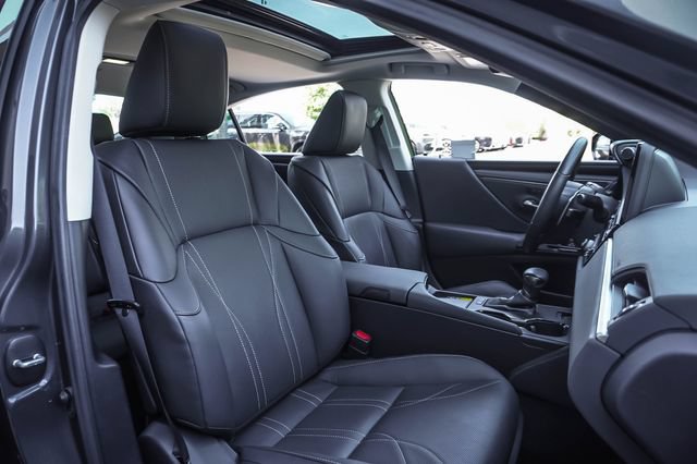 Certified 2025 Lexus ES 300h w/ Luxury Package FWD image 24
