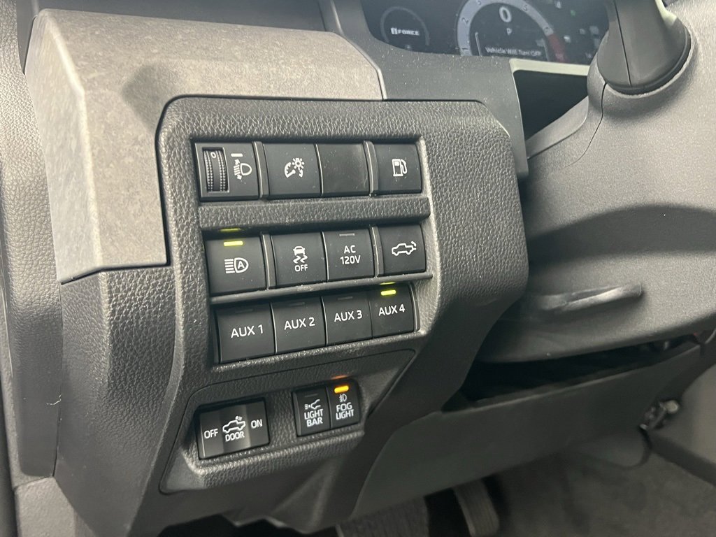 Used 2025 Toyota Tacoma Trailhunter image 13