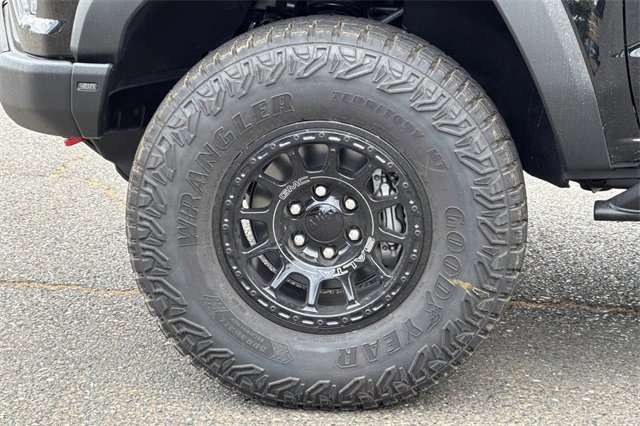 New 2025 GMC Canyon AT4 w/ AT4X AEV Edition image 32