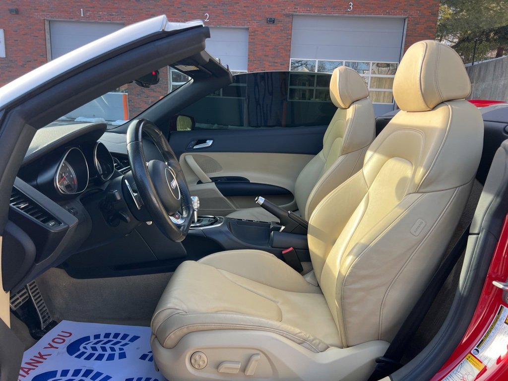 Used 2015 Audi R8 V8 w/ Extended Leather Package image 15