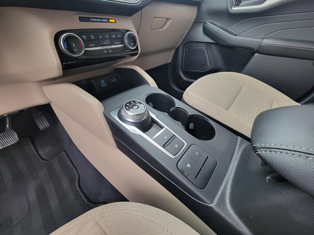 Used 2022 Ford Escape SE image 24