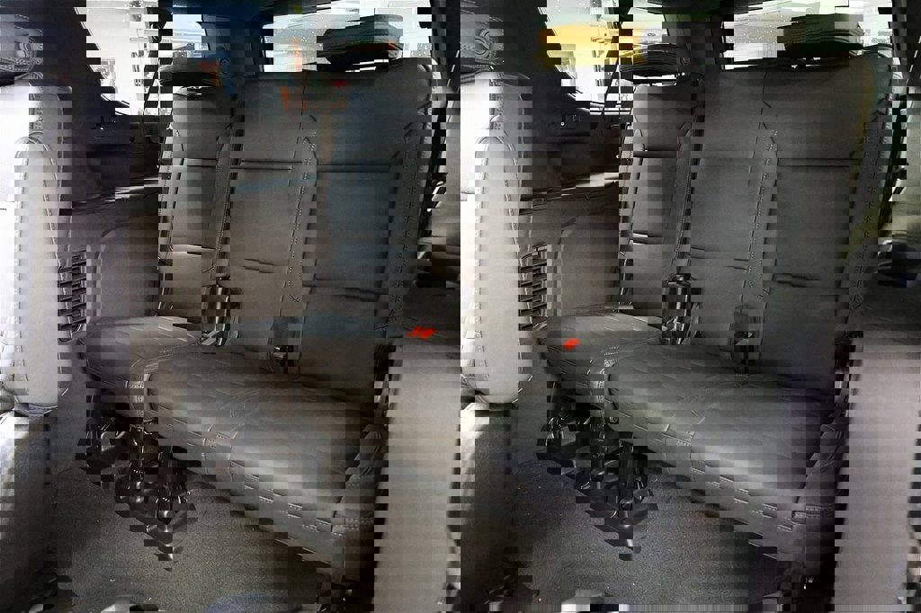 New 2026 Chevrolet Suburban High Country image 17