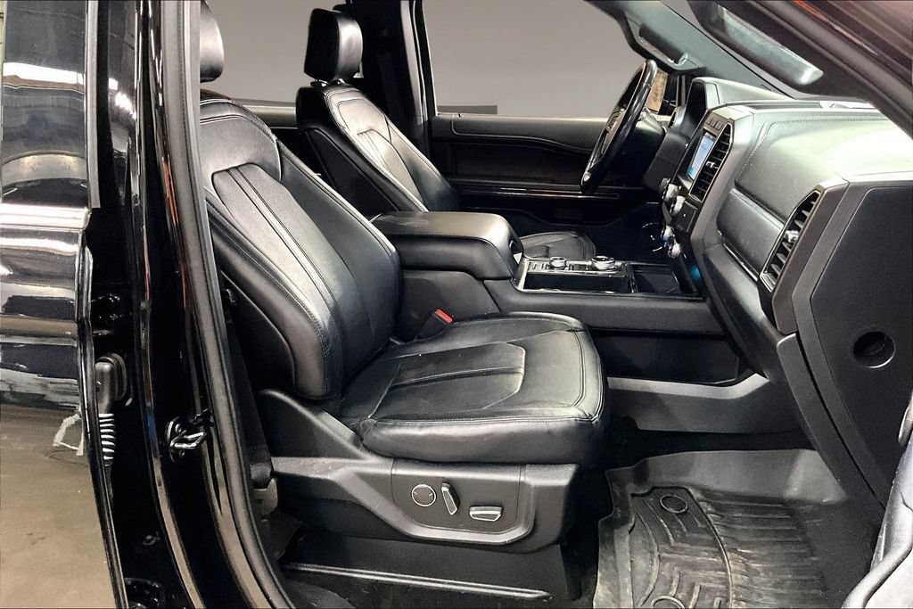 Used 2019 Ford Expedition Limited w/ Special Edition Package AWD/4WD image 6