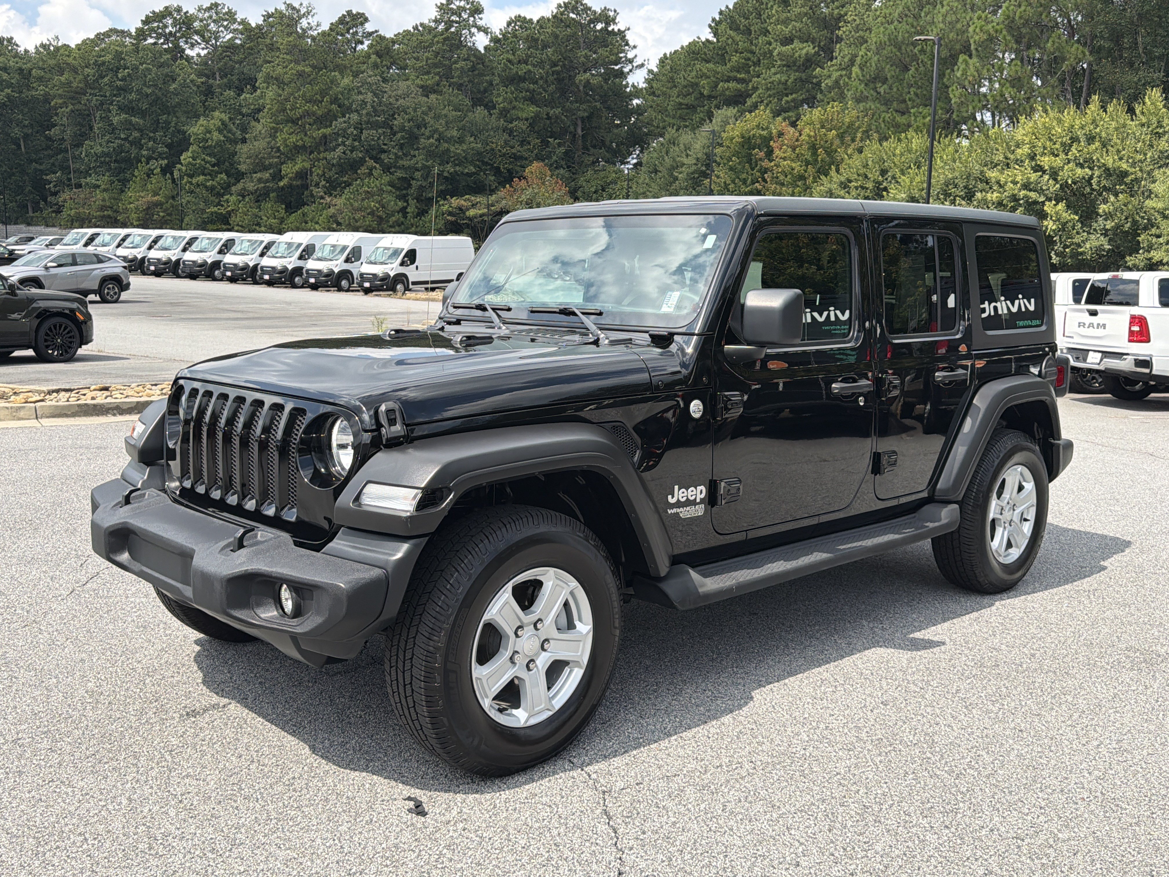 Used 2019 Jeep Wrangler Unlimited Sport S AWD/4WD image 3