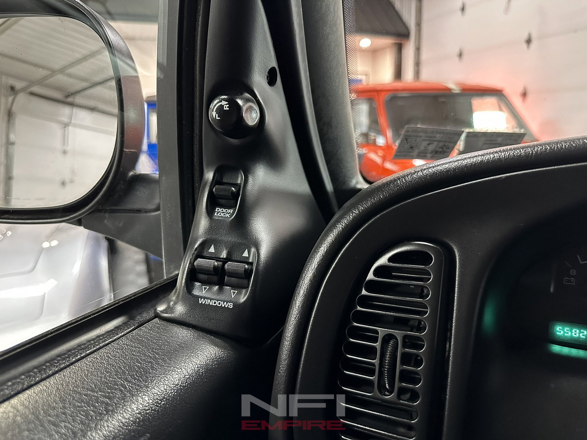 Used 2002 Dodge B1500 image 28