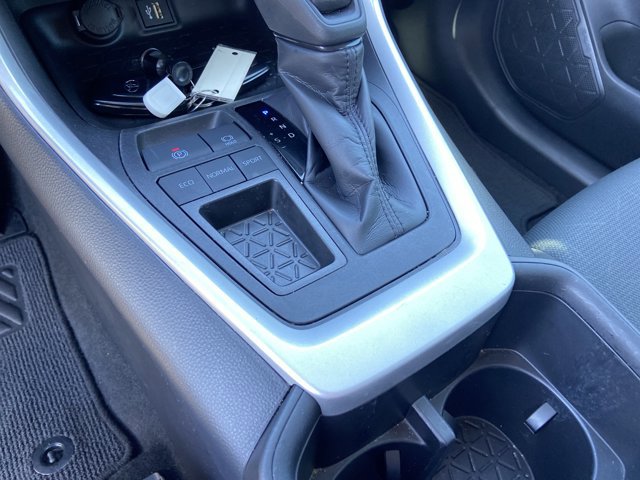 Used 2024 Toyota RAV4 XLE FWD image 39