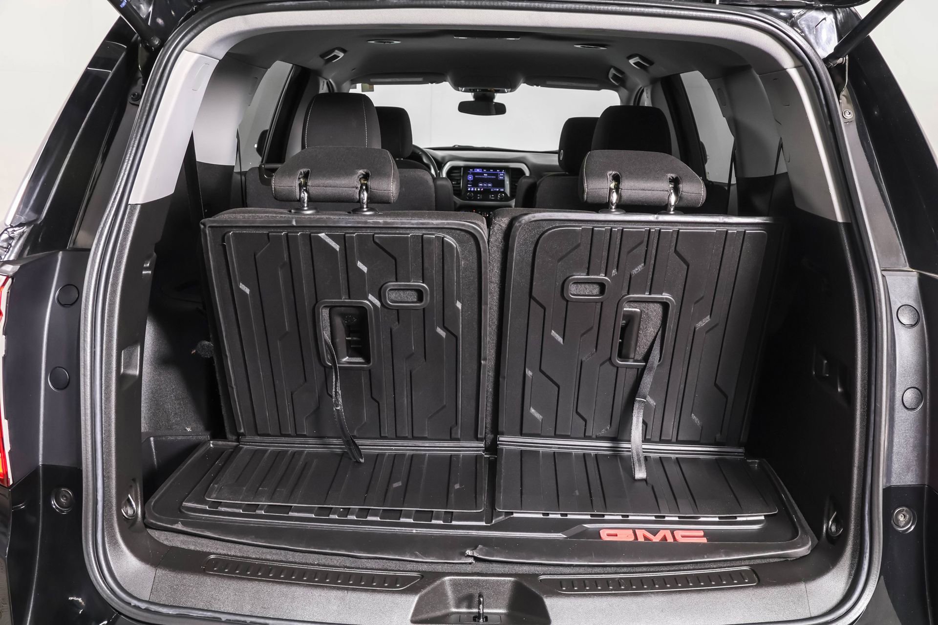 Used 2023 GMC Acadia SLE w/ LPO, Floor Liner Package image 42