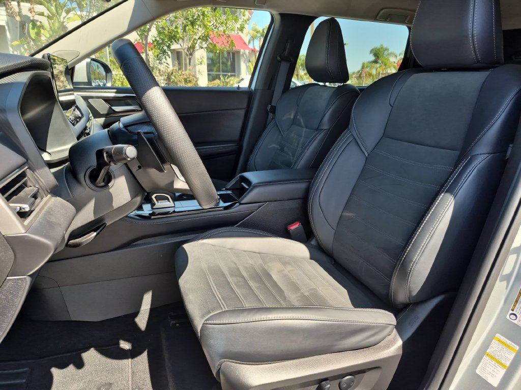 Used 2025 Mitsubishi Outlander SE AWD/4WD image 25