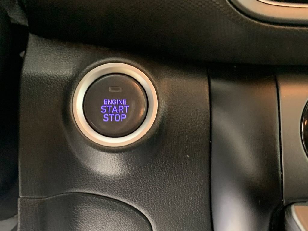 Used 2022 Hyundai Kona Limited FWD image 17