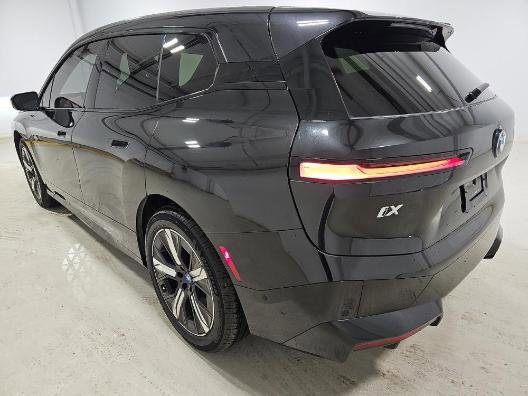 Used 2024 BMW iX xDrive50 w/ Premium Package AWD/4WD image 2