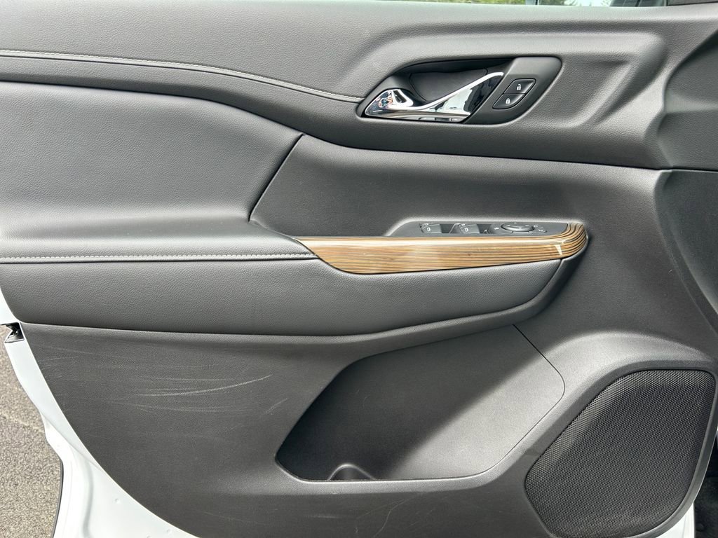 Used 2022 GMC Acadia SLE FWD image 20