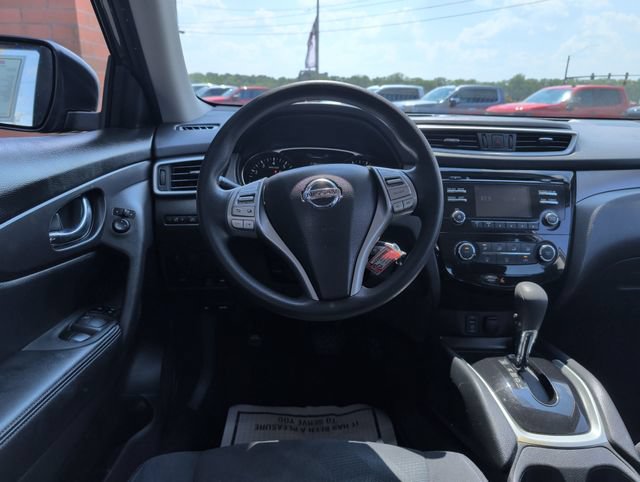 Used 2016 Nissan Rogue S AWD/4WD image 2