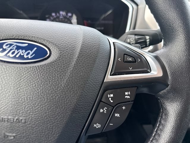 Used 2017 Ford Fusion SE w/ Fusion SE Technology Package FWD image 26