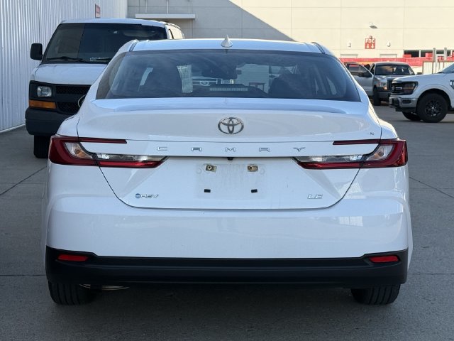 Used 2025 Toyota Camry LE FWD image 5