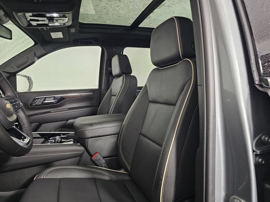 New 2026 Chevrolet Suburban Premier w/ Sun And Tow Package AWD/4WD image 24