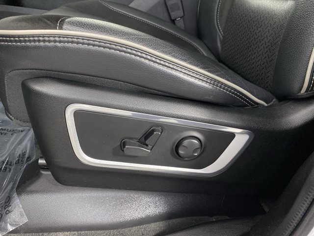 Used 2024 RAM 1500 Laramie AWD/4WD image 22