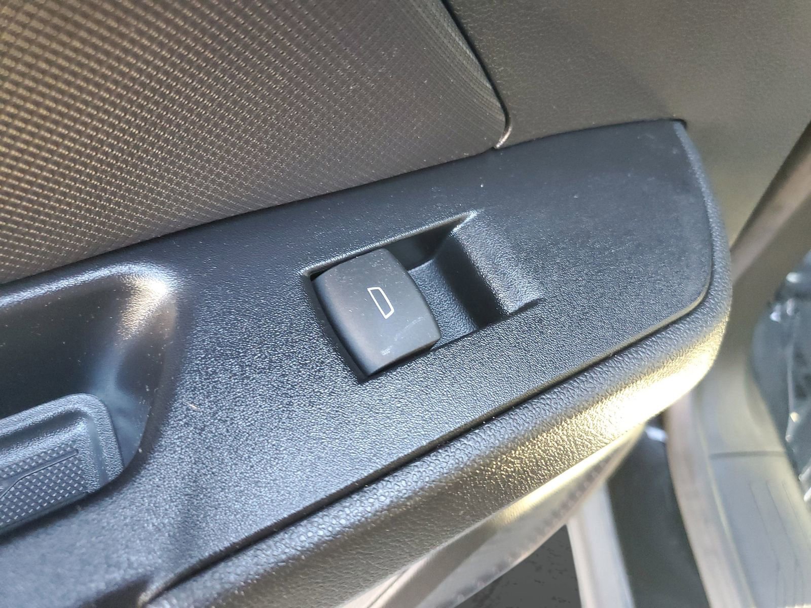 Used 2024 Chevrolet Equinox EV RS image 17