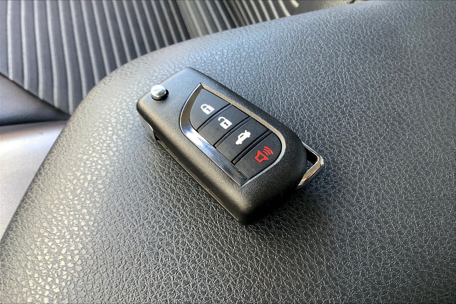 Used 2022 Toyota Camry SE FWD image 14