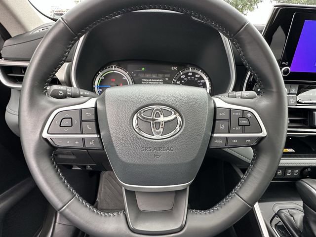 Certified 2024 Toyota Highlander XLE AWD/4WD image 12