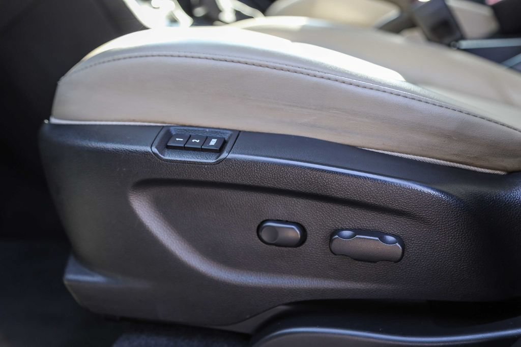 Used 2017 Buick Encore Essence FWD image 21