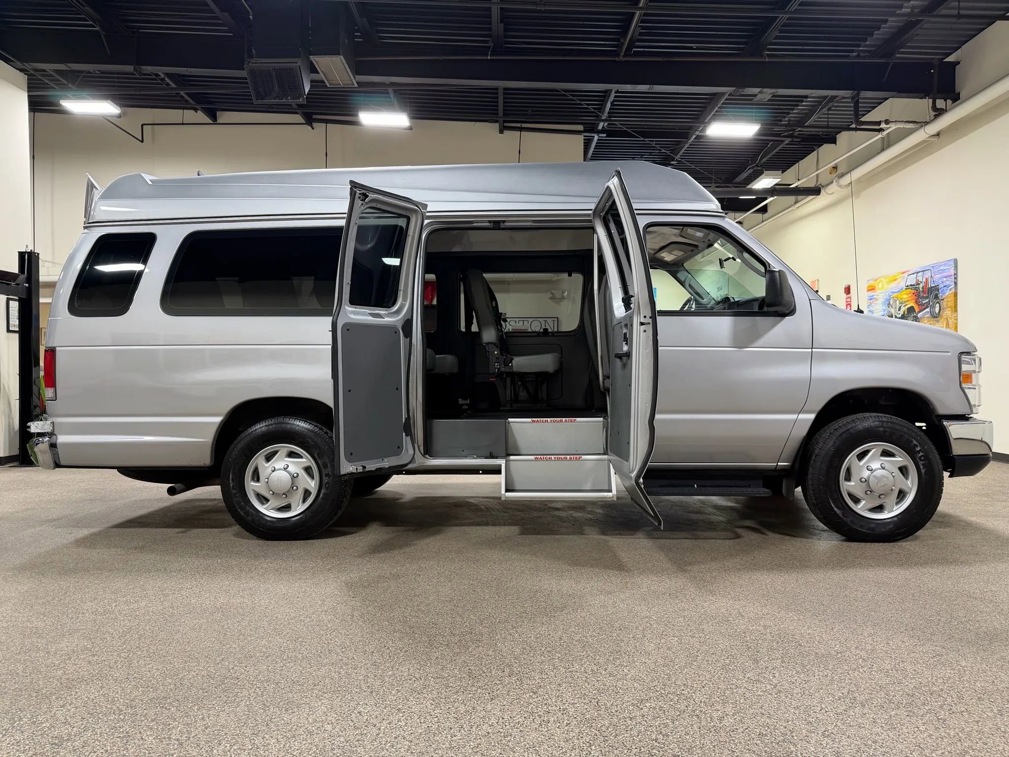 Used 2014 Ford E-250 and Econoline 250 Extended w/ Power Group image 22