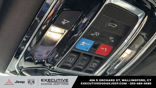 Used 2023 Jeep Grand Cherokee Overland w/ Luxury Tech Group IV AWD/4WD image 22