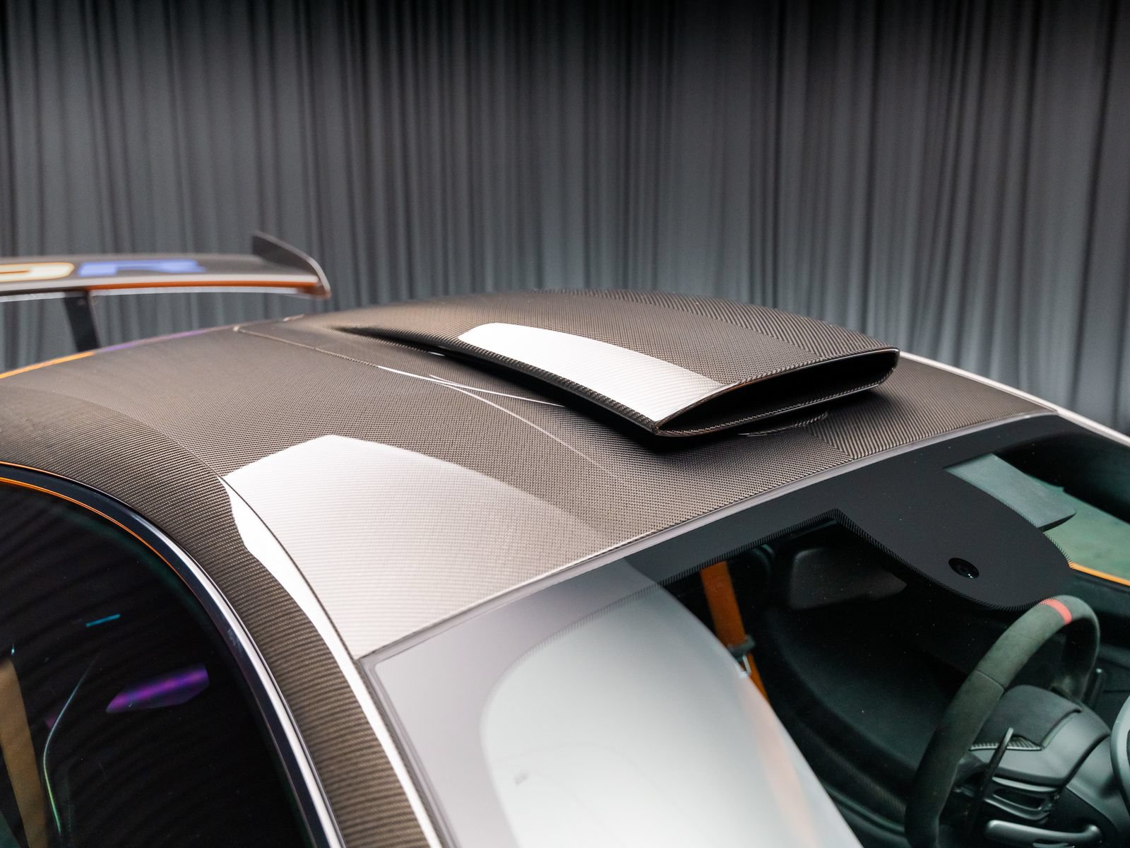 Used 2020 McLaren 620R RWD image 2