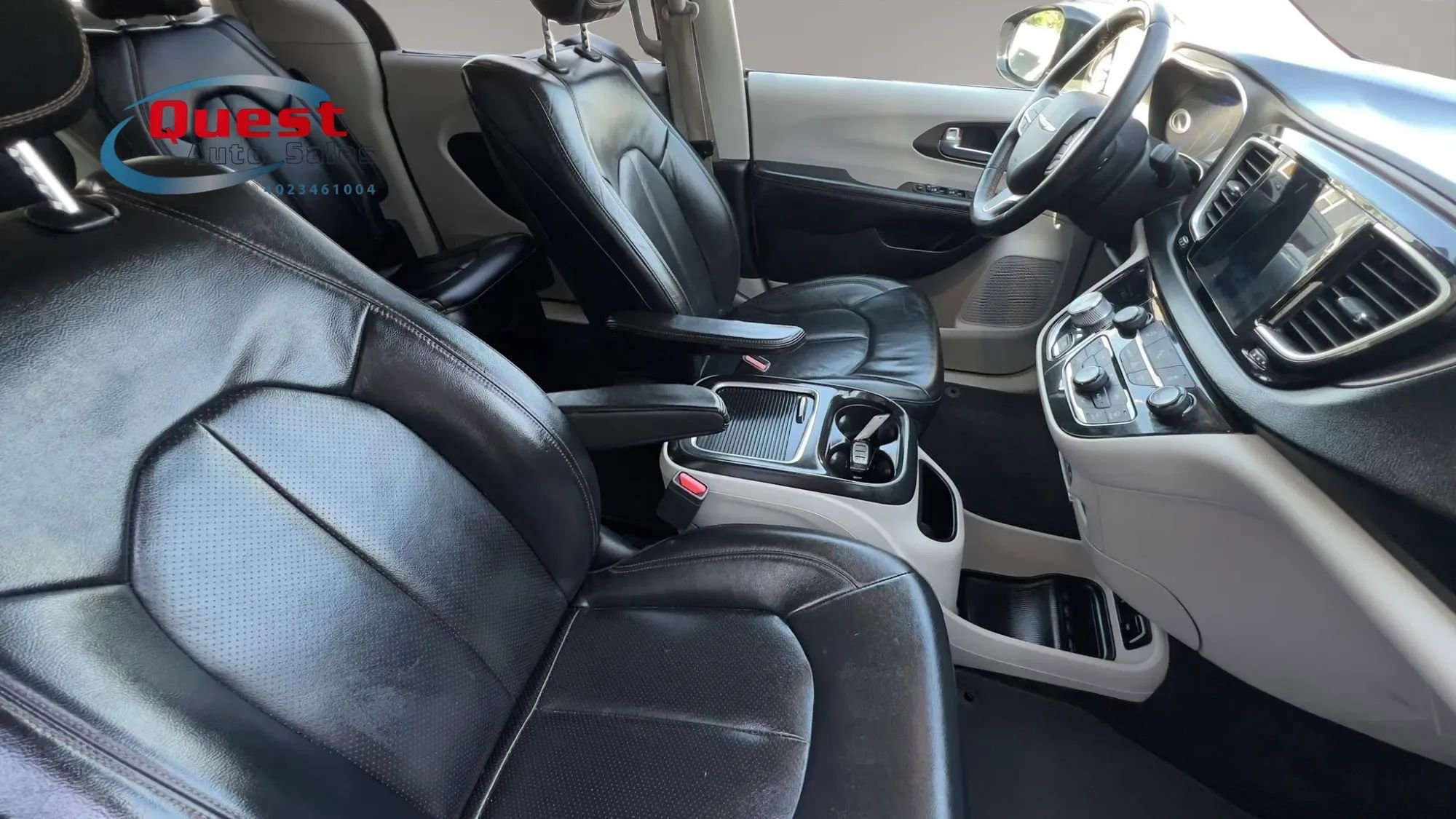 Used 2018 Chrysler Pacifica Touring-L Plus FWD image 27