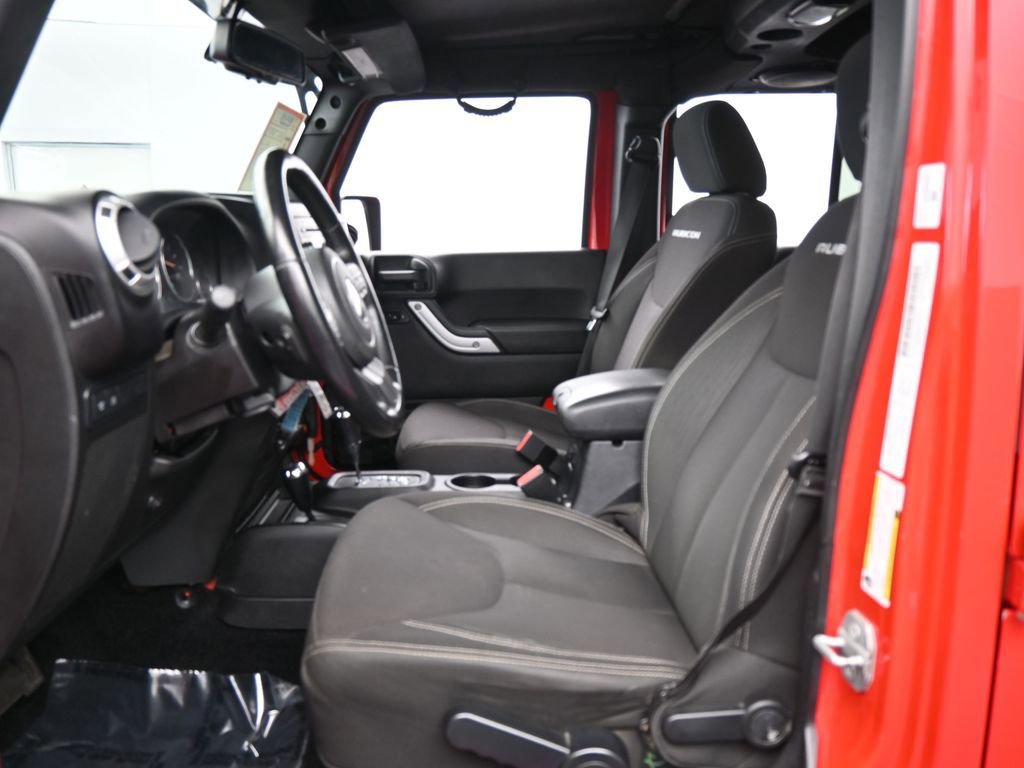 Used 2014 Jeep Wrangler Unlimited Rubicon image 12