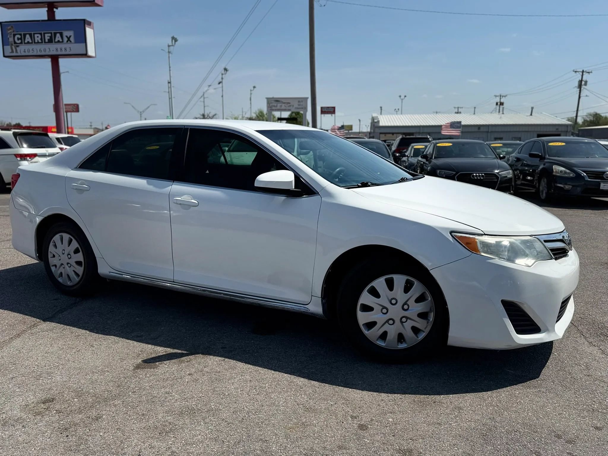 Used 2012 Toyota Camry LE FWD image 2