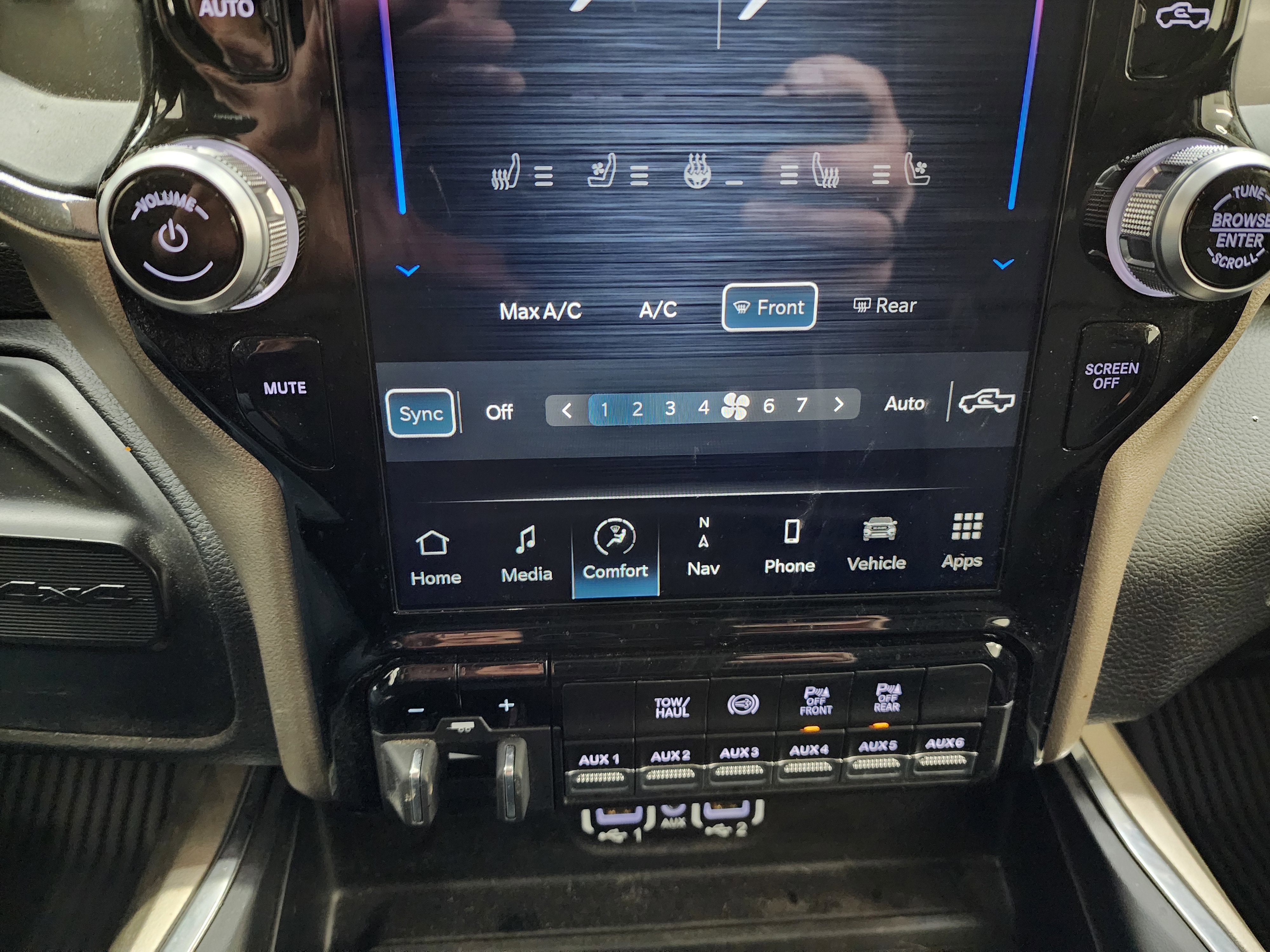 Used 2023 RAM 3500 Laramie AWD/4WD image 17