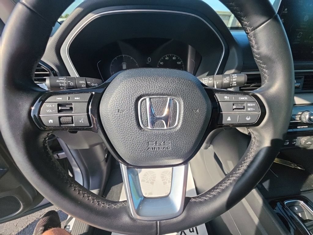 Certified 2024 Honda Pilot Touring image 17
