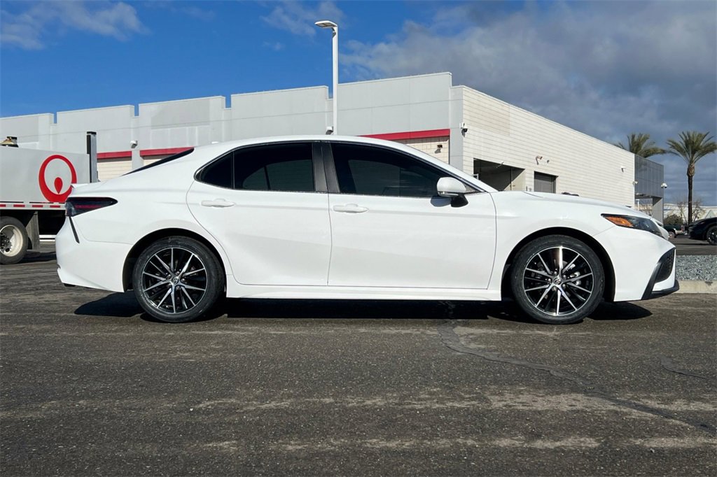 Certified 2024 Toyota Camry SE image 3
