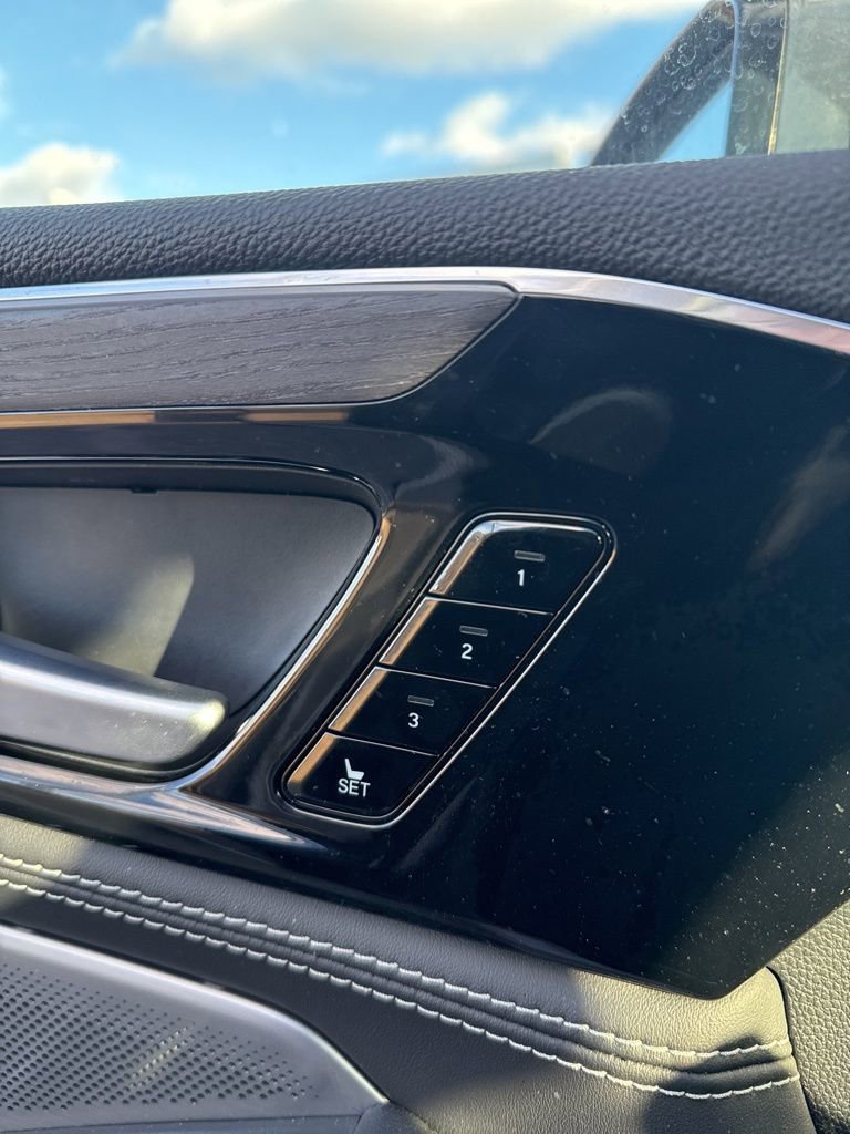 Used 2025 Acura MDX SH-AWD w/ Advance Package image 11