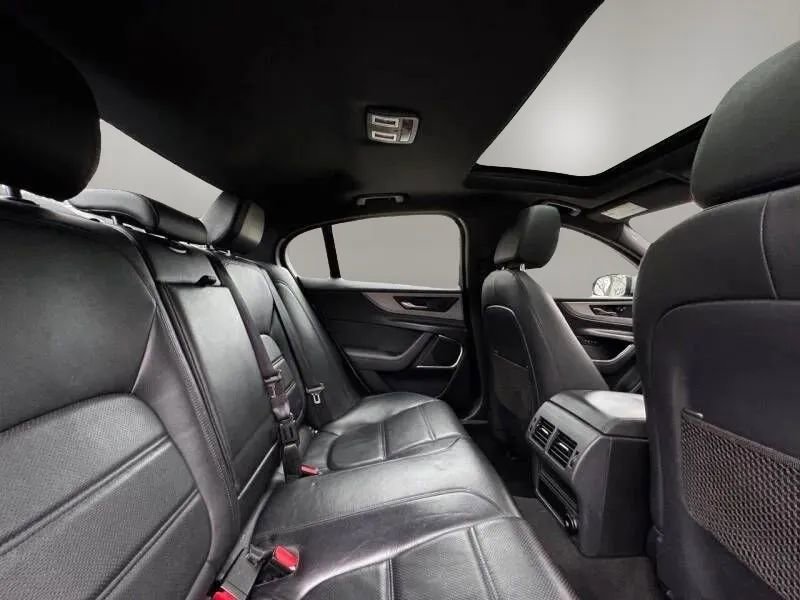 Used 2020 Jaguar XE S AWD/4WD image 18