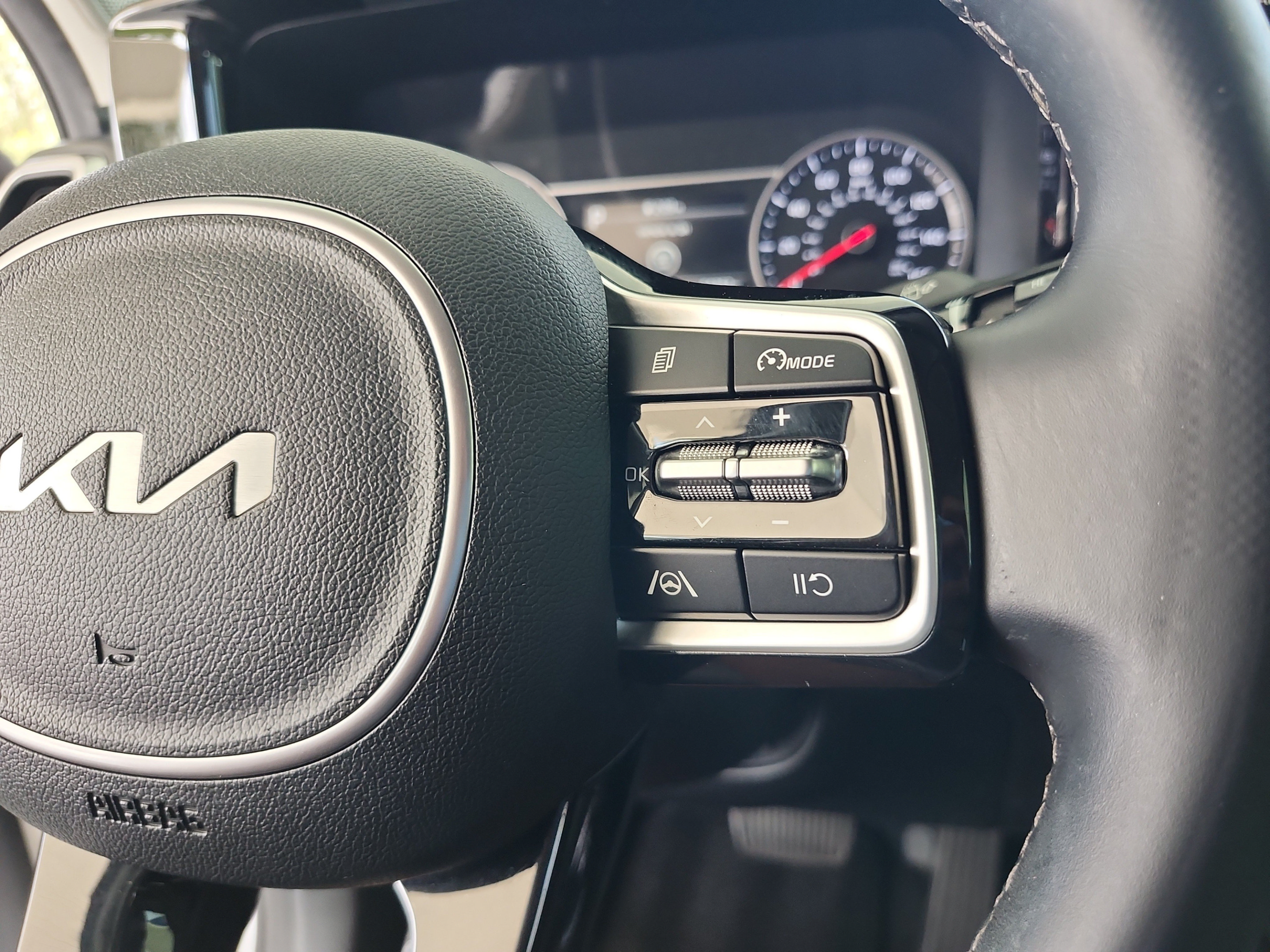 Used 2022 Kia Sorento S FWD image 32