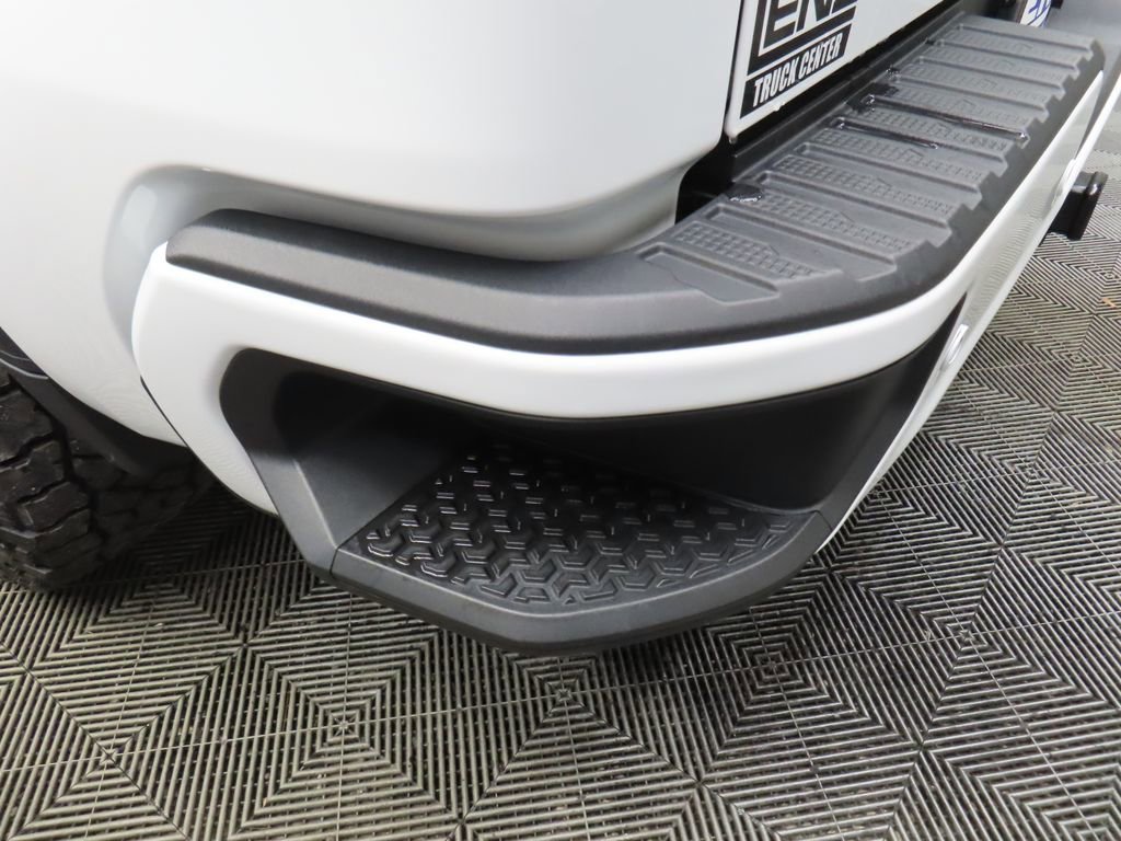Used 2023 GMC Sierra 1500 AT4 w/ Technology Package AWD/4WD image 56