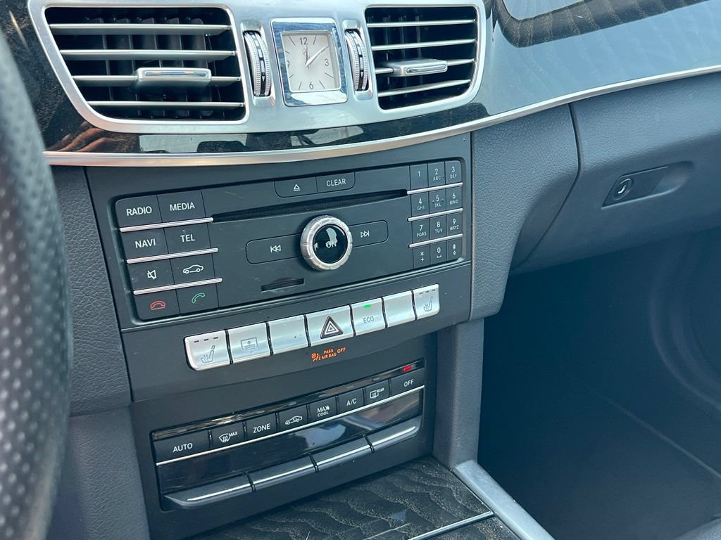 Used 2016 Mercedes-Benz E 350 4MATIC Sedan image 23
