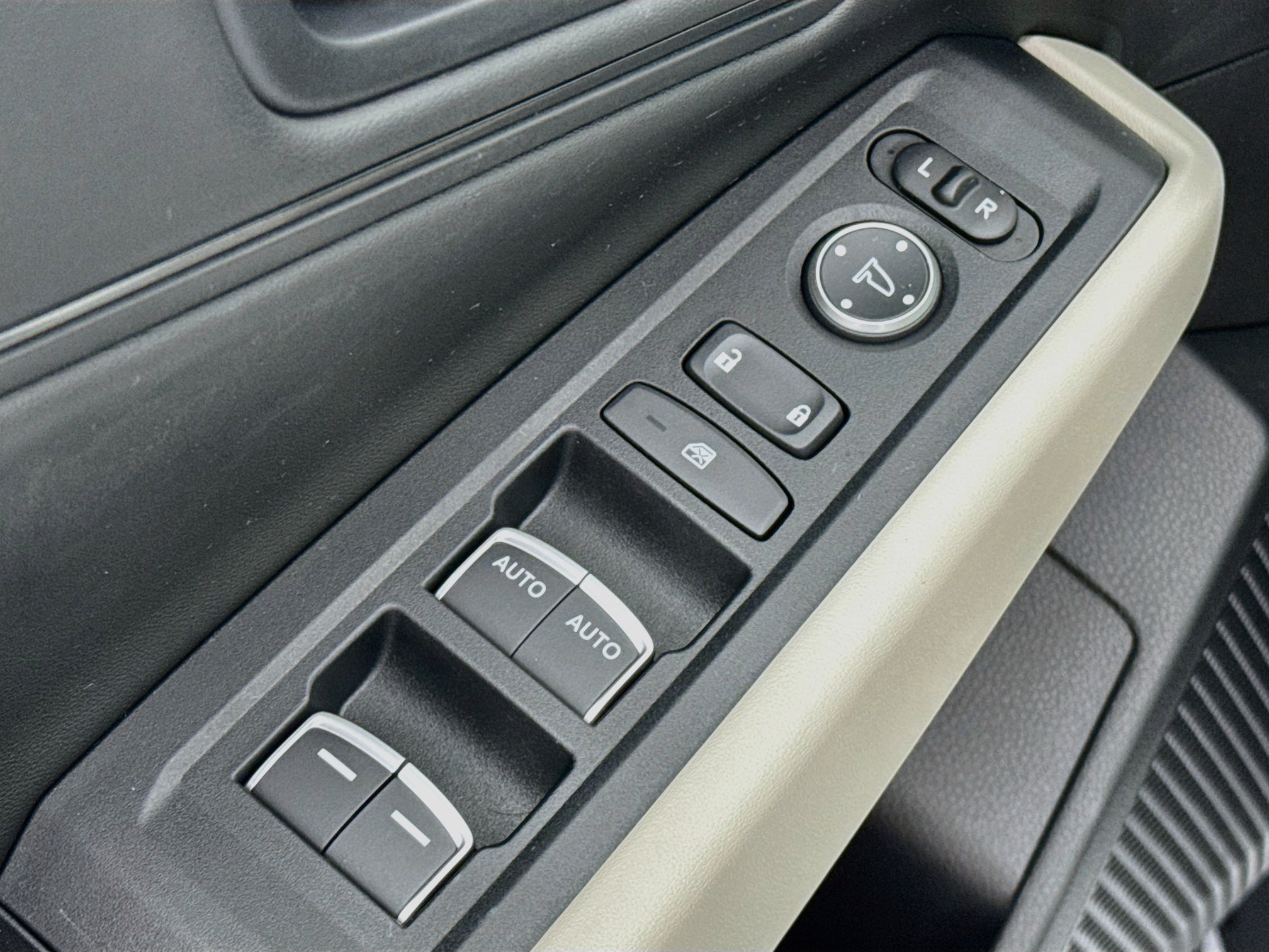 Certified 2025 Honda Accord SE image 17