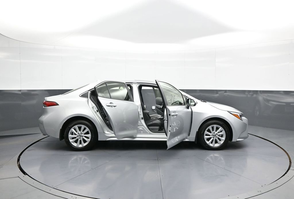 Certified 2025 Toyota Corolla XLE image 41