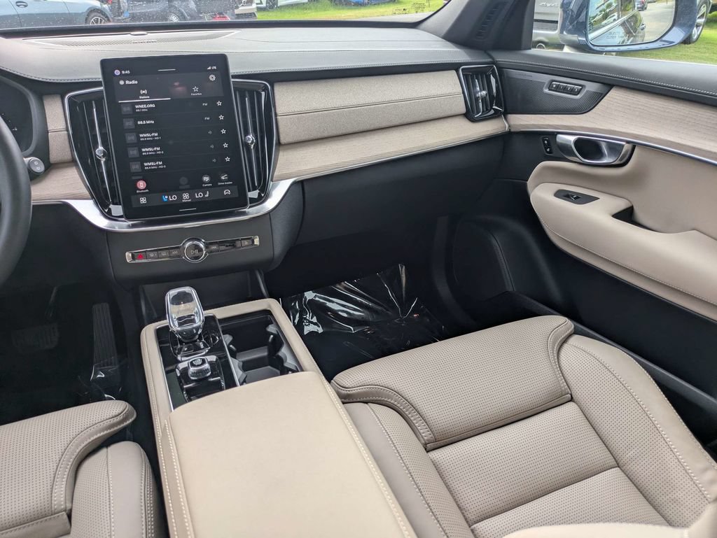 Certified 2026 Volvo XC90 T8 Ultra w/ Protection Package Premier AWD/4WD image 19