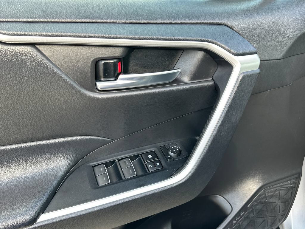 Used 2024 Toyota RAV4 XLE FWD image 18