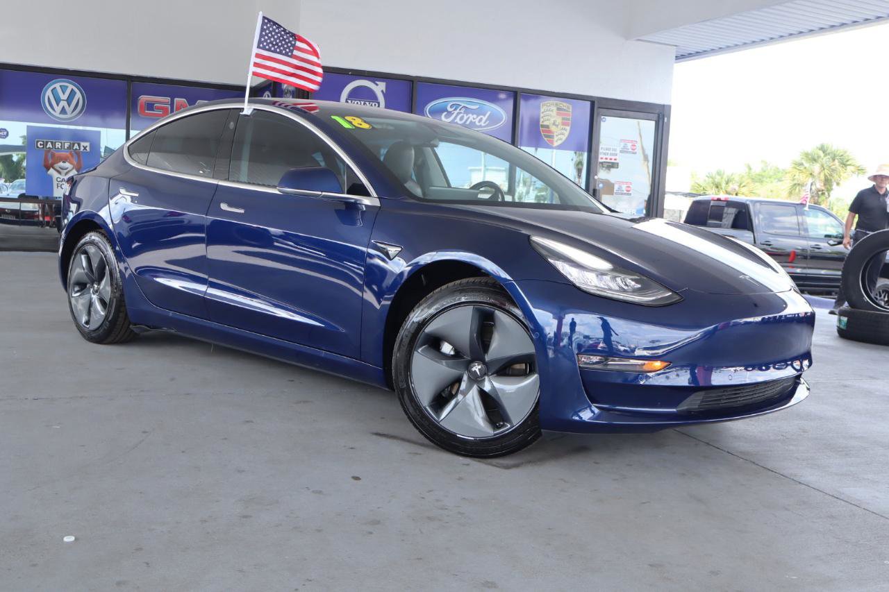 Used 2018 Tesla Model 3 Long Range RWD image 3