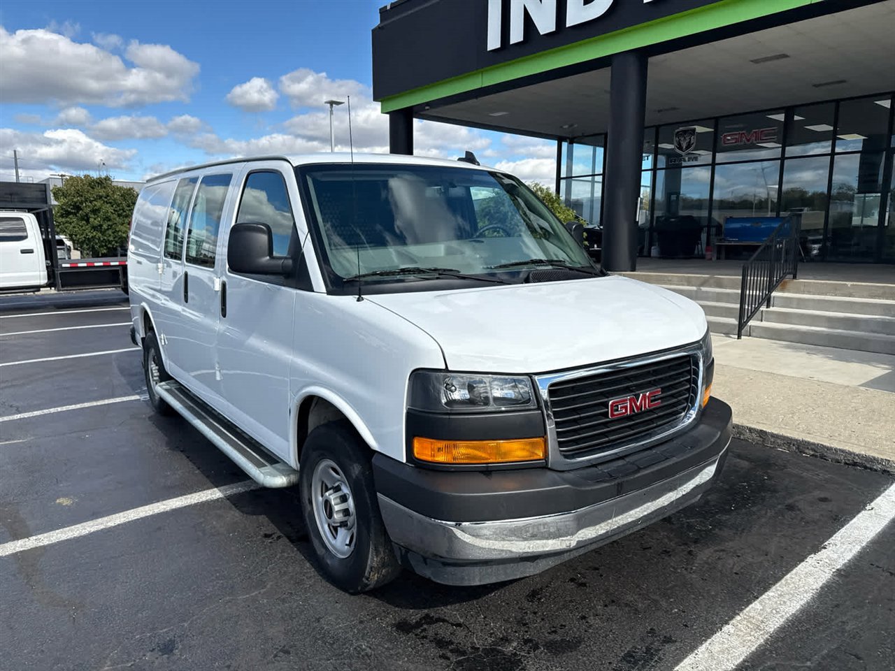 Used 2024 GMC Savana 2500 w/ Driver Convenience Package image 2