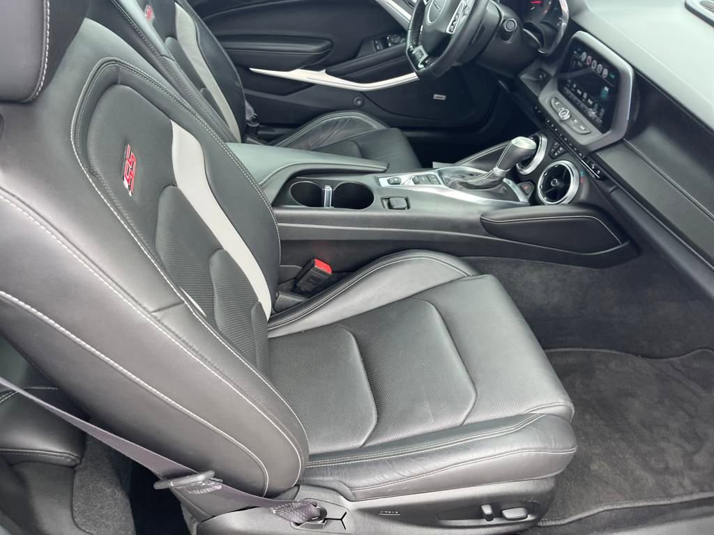 Used 2017 Chevrolet Camaro SS image 22