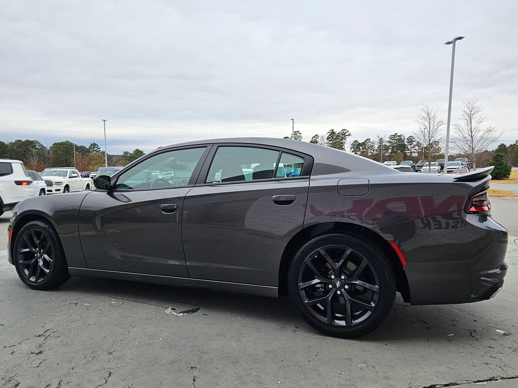 Used 2022 Dodge Charger SXT w/ Blacktop Package image 5