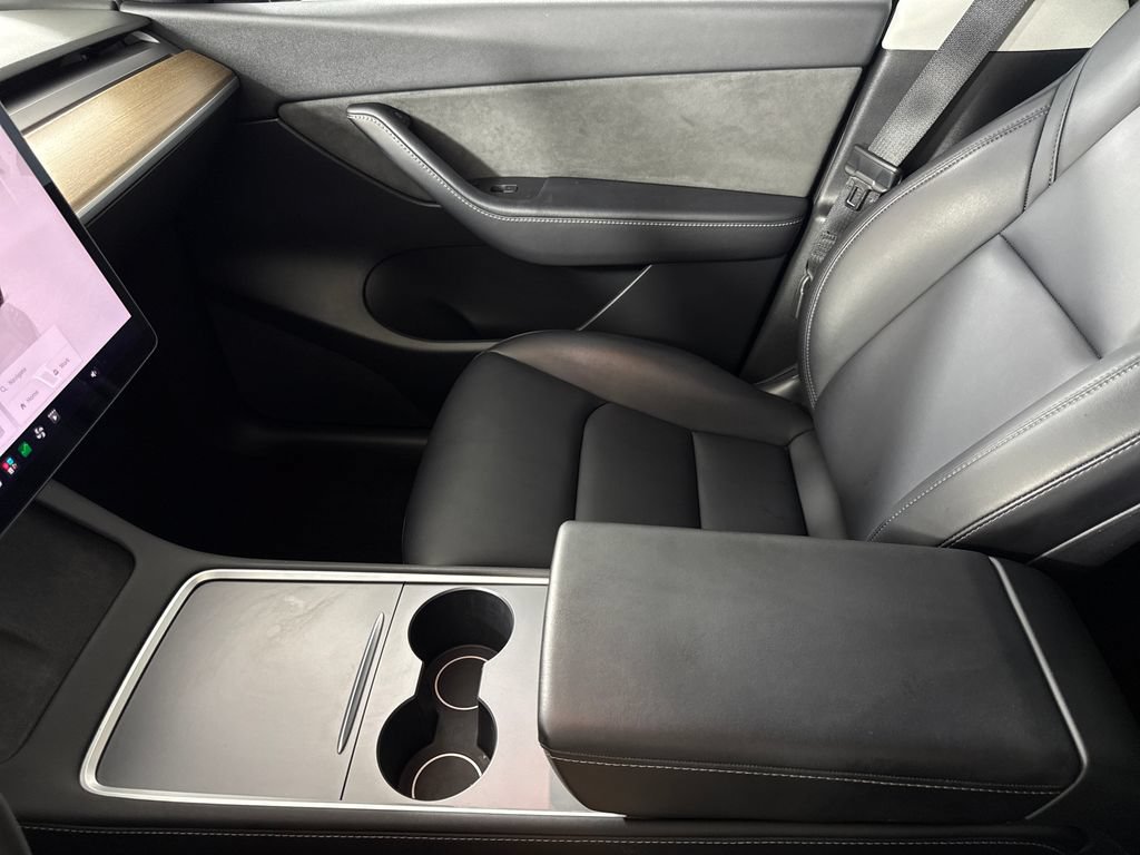 Used 2022 Tesla Model Y Performance AWD/4WD image 18